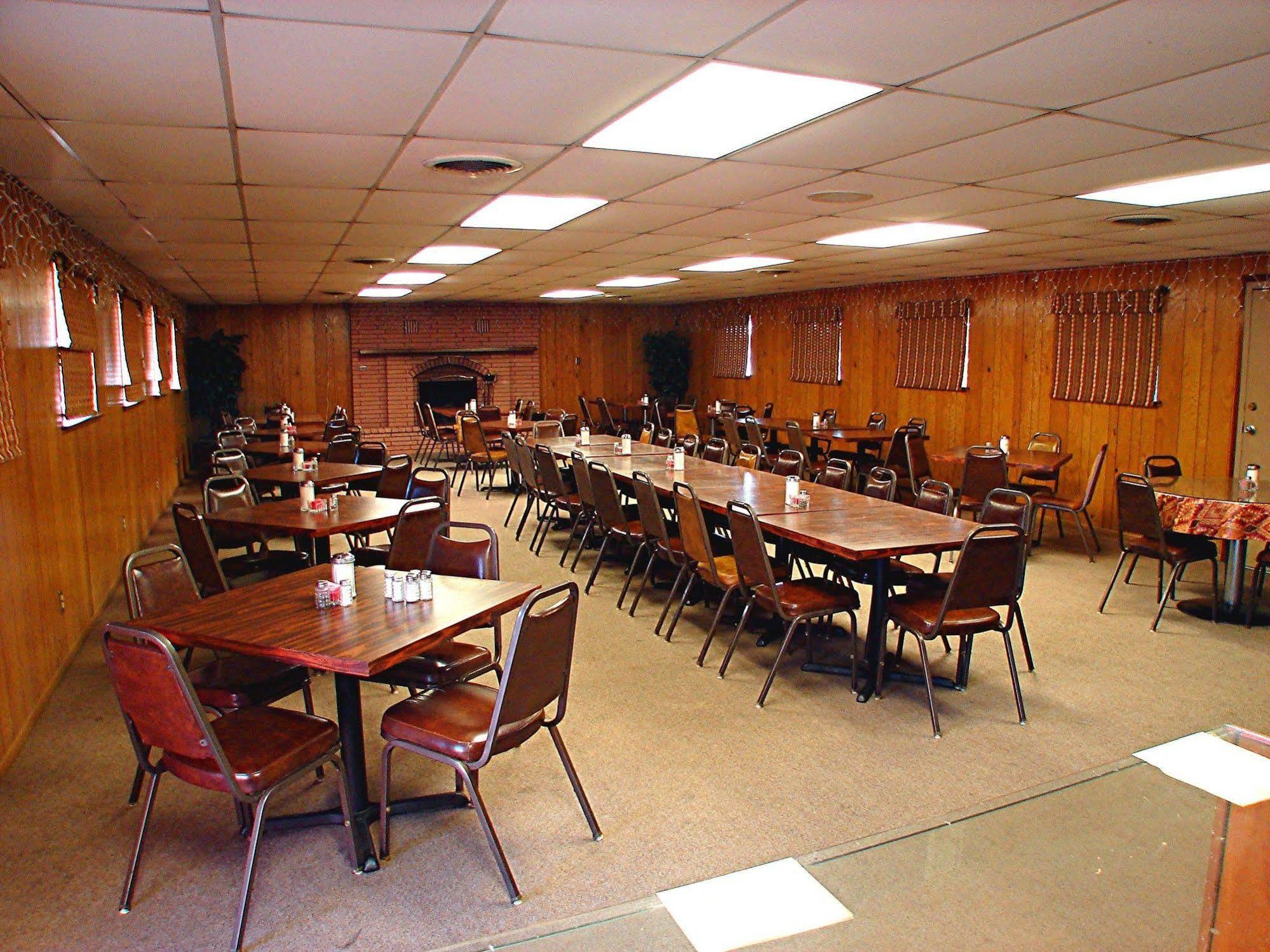 Lakeside Inn & Suites Mathis 餐厅 照片